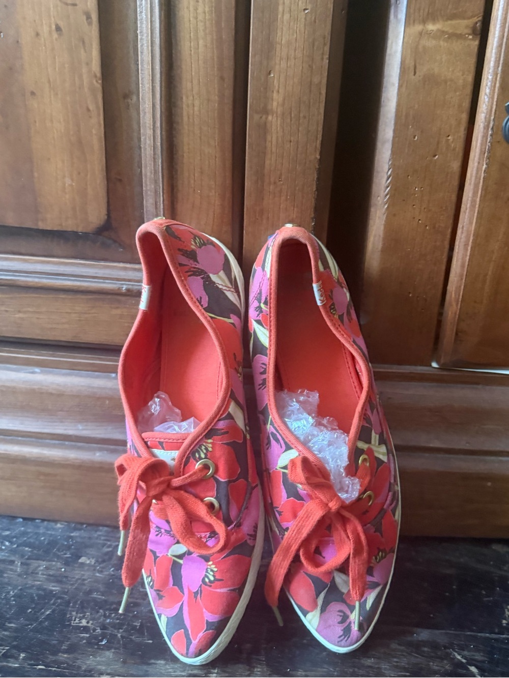 Kate Spade/Keds Floral Red Canvas Lace-Up Sneakers - Picture 1 of 5